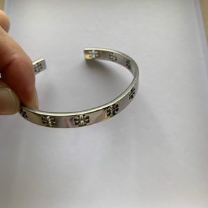 Beautiful silver Tory Burch Bracelet like new